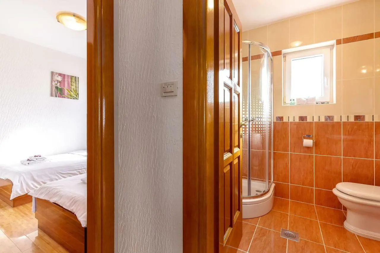 Apartments Lulic Crikvenica 0*,